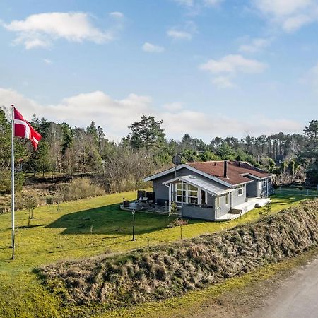 Lovely Home In Hals With Kitchen Exterior foto