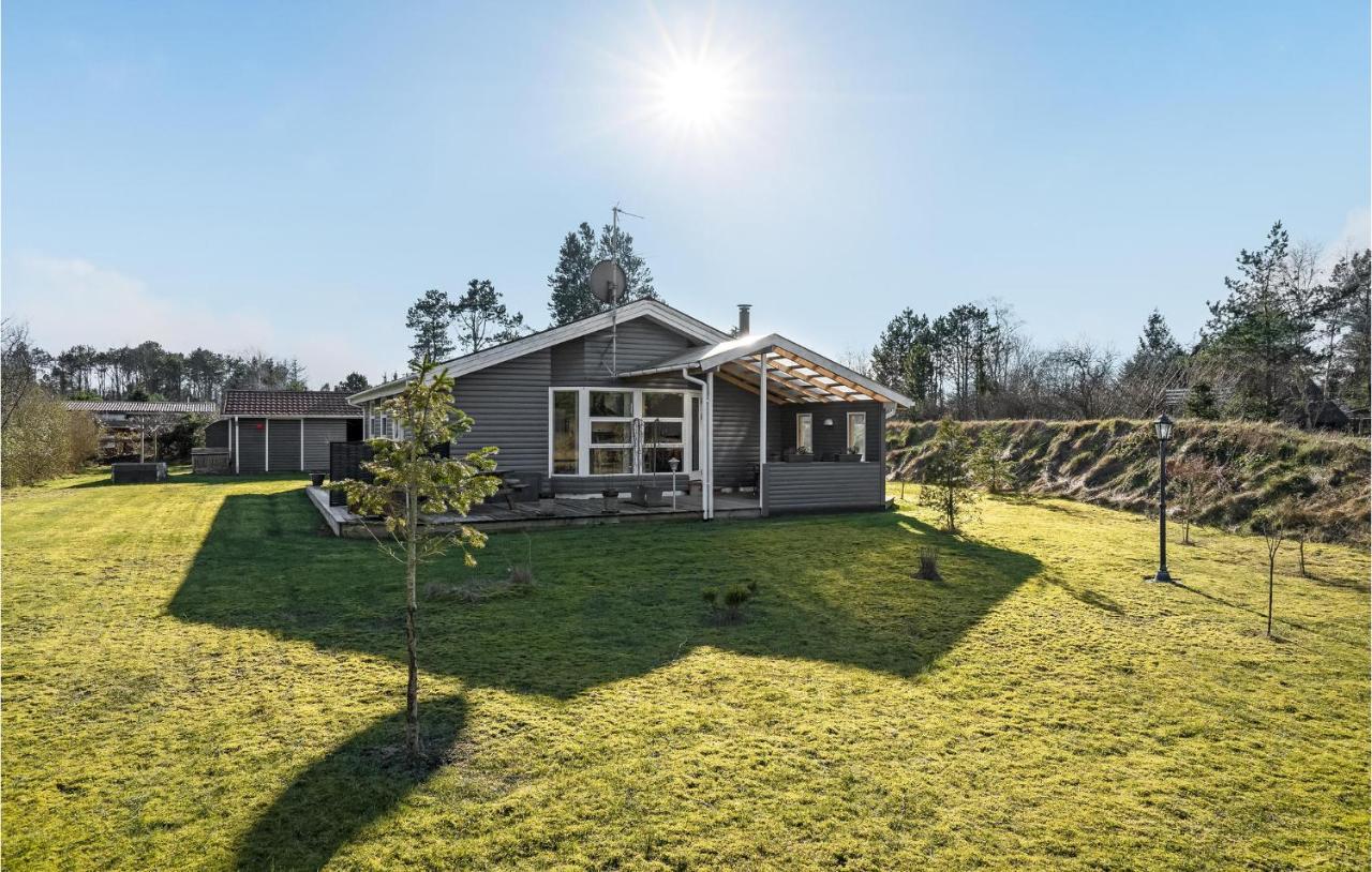 Lovely Home In Hals With Kitchen Exterior foto